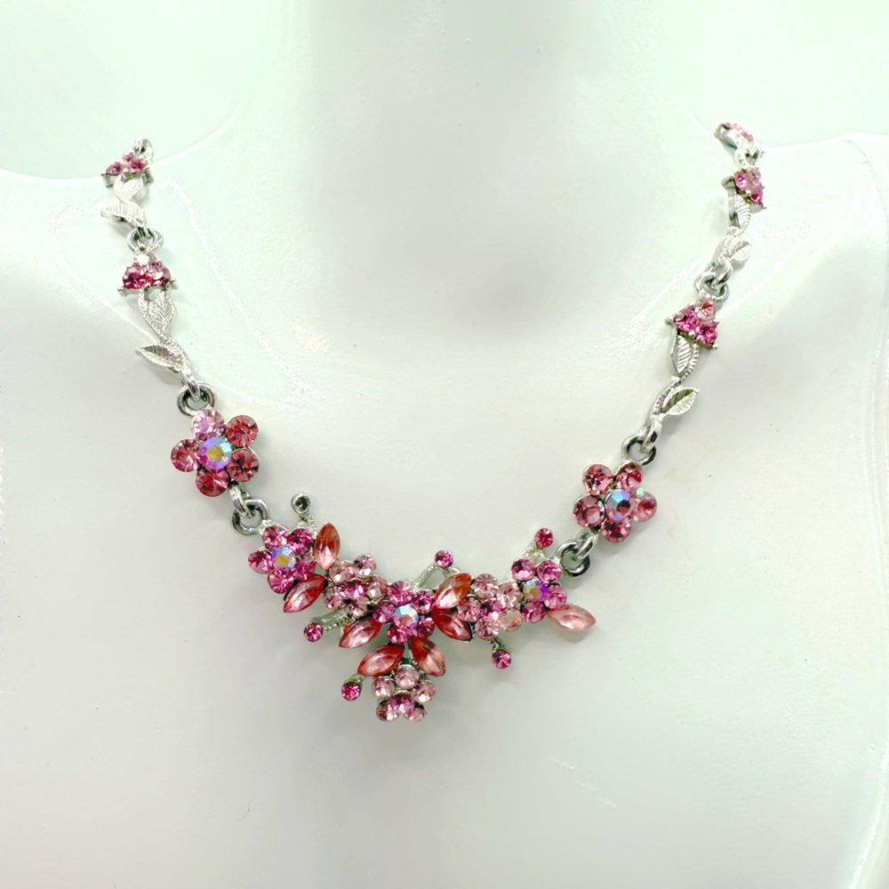 Pink Crystal Necklace. NWOT - Picture 5 of 5